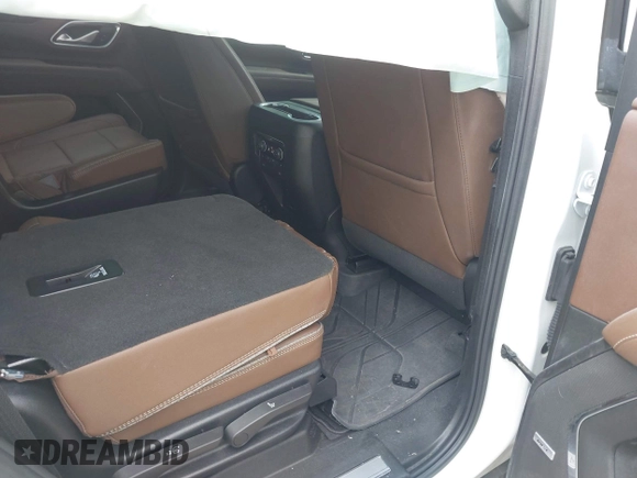 2023 Chevrolet Tahoe High Country z VIN 1GNSCTKL1PR544951, wystawiony jako IAAI lot #42113529 z przebiegiem 33 106 mil mil oraz . Historia ofert i sprzedaży dostępna na DreamBid. Obrazek 8.
