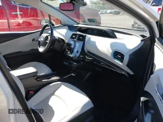 2017 Toyota Prius Two z VIN JTDKARFU1H3033538, wystawiony jako IAAI lot #42362770 z przebiegiem 74 671 mil mil oraz . Historia ofert i sprzedaży dostępna na DreamBid. Obrazek 5.