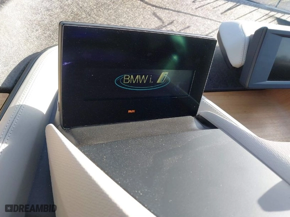 2016 BMW i3 with VIN WBY1Z4C57GV506056, listed as a IAAI auction lot 41440371 with NaN miles. Bid and sale history available at carsss.com. Image 7.