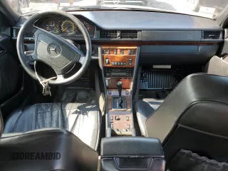 1995 Mercedes-Benz E 320 with VIN WDBEA32E1SC228604, listed as a Copart auction lot 55938105 with 181,204 mi miles and Clean Title. Bid and sale history available at DreamBid. Image 8.