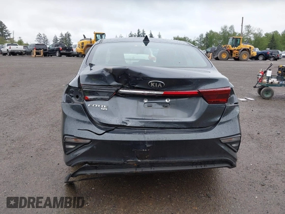 2021 Kia Forte LXS with VIN 3KPF24AD9ME267065, listed as a IAAI auction lot 42139392 with 85,763 mi miles. Bid and sale history available at carsss.com. Image 16.