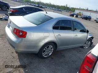 2007 Volkswagen Jetta Wolfsburg Edition с VIN 3VWEF71K67M081314, выставлен на аукционе IAAI как лот 42366194 с пробегом 129 126 миль миль и . История ставок и продаж доступна на DreamBid. Изображение 14.