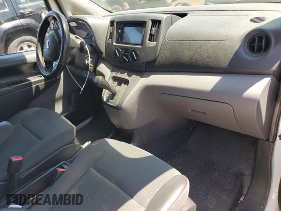 2015 Nissan NV200 SV with VIN 3N6CM0KN1FK716852, listed as a Copart auction lot 62012825 with 185,799 mi miles and Clean title. Bid and sale history available at DreamBid. Image 8.