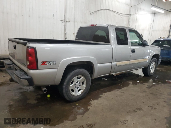 2004 Chevrolet Silverado 1500 with VIN 1GCEK19T14Z145388, listed as a Copart auction lot 44710815 with 204,466 mi miles and Clean Title. Bid and sale history available at DreamBid. Image 3.