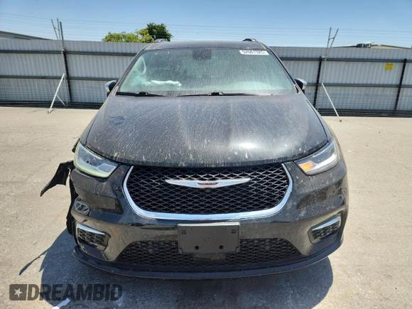 2023 Chrysler Pacifica Limited with VIN 2C4RC3GG8PR604835, listed as a Copart auction lot 57661325 with 33,232 mi miles and Salvage title. Bid and sale history available at DreamBid. Image 5.