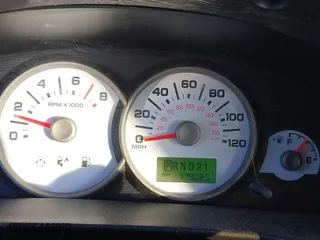 2007 Ford Escape XLT with VIN 1FMCU03127KA61978, listed as a IAAI auction lot 41371360 with 179,025 mi miles. Bid and sale history available at carsss.com. Image 15.