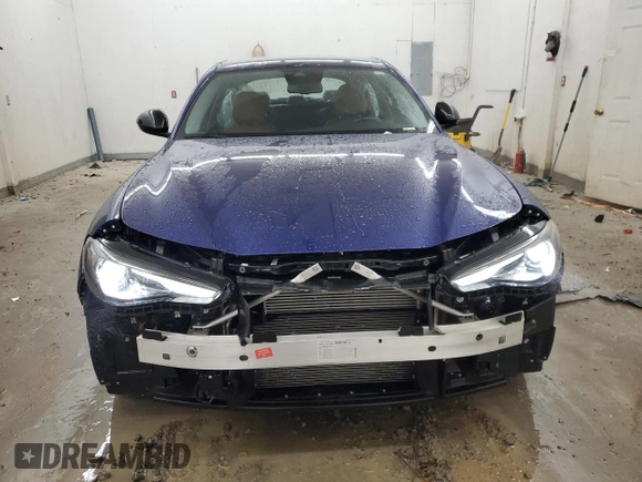 2020 Alfa Romeo Giulia with VIN ZARFAMAN1L7637425, listed as a Copart auction lot 48060025 with 31,083 mi miles and Clean title. Bid and sale history available at DreamBid. Image 5.