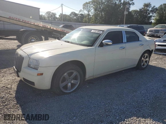 2008 Chrysler 300 LX with VIN 2C3KA43R08H188778, listed as a Copart auction lot 72381064 with 234,404 mi miles and Salvage Title. Bid and sale history available at carsss.com. Image 1.