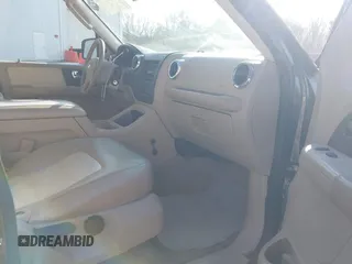 2006 Ford Expedition Eddie Bauer with VIN 1FMFU17516LA09167, listed as a IAAI auction lot 41217226 with 199,761 mi miles. Bid and sale history available at carsss.com. Image 5.