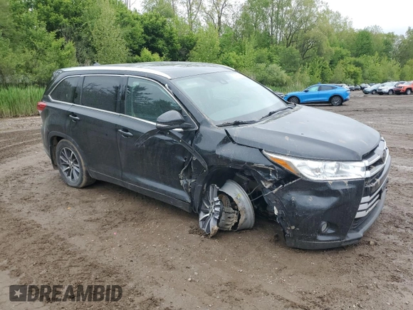 2017 Toyota Highlander XLE with VIN 5TDJZRFH0HS461378, listed as a Copart auction lot 57614885 with 69,240 mi miles and Salvage title. Bid and sale history available at DreamBid. Image 4.