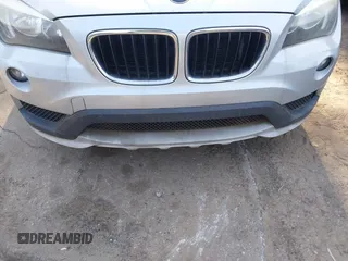 2015 BMW X1 sDrive28i z VIN WBAVM1C58FV318836, wystawiony jako IAAI lot #42185975 z przebiegiem 203 744 mil mil oraz . Historia ofert i sprzedaży dostępna na DreamBid. Obrazek 6.