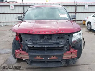 2019 Ford Explorer XLT with VIN 1FM5K7D81KGA22023, listed as a IAAI auction lot 41699119 with 75,247 mi miles. Bid and sale history available at carsss.com. Image 6.