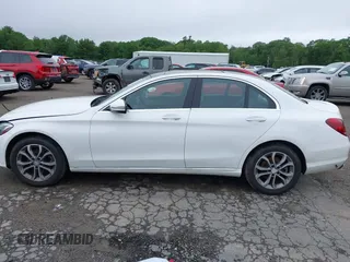 2016 Mercedes-Benz C 300 Luxury с VIN 55SWF4KB4GU108596, выставлен на аукционе IAAI как лот 42492677 с пробегом 93 115 миль миль и . История ставок и продаж доступна на DreamBid. Изображение 14.