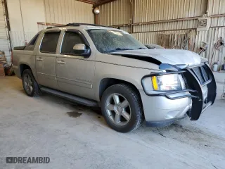 2011 Chevrolet Avalanche LTZ with VIN 3GNMCGE02BG345143, listed as a Copart auction lot 82863314 with 187,805 mi miles and Salvage Title. Bid and sale history available at carsss.com. Image 4.