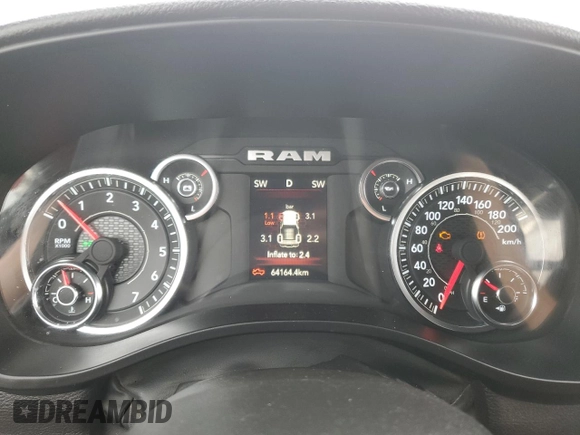 2024 Ram 1500 Tradesman z VIN 1C6SRFGT8RN212220, wystawiony jako Copart lot #59548525 z przebiegiem 64 164 mil mil oraz Czysty tytuł • Clean title. Historia ofert i sprzedaży dostępna na DreamBid. Obrazek 9.