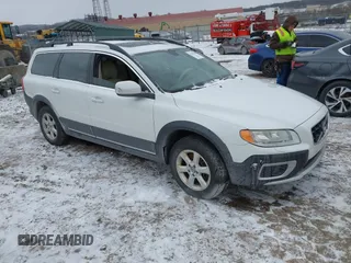 2010 Volvo XC70 3.2L with VIN YV4960BZ6A1084643, listed as a IAAI auction lot 41565169 with 200,120 mi miles and . Bid and sale history available at DreamBid. Image 1.