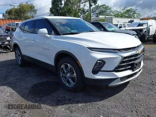 2023 Chevrolet Blazer LT z VIN 3GNKBHR46PS213116, wystawiony jako IAAI lot #42249792 z przebiegiem 37 119 mil mil oraz . Historia ofert i sprzedaży dostępna na DreamBid. Obrazek 1.
