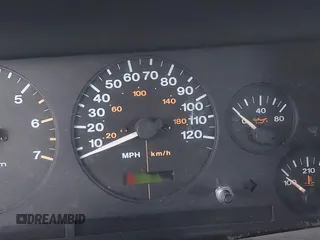 1998 Jeep Grand Cherokee Laredo with VIN 1J4GZ58S9WC136684, listed as a IAAI auction lot 41444103 with 1 mi miles. Bid and sale history available at carsss.com. Image 14.