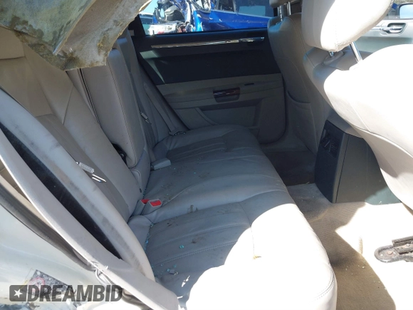 2005 Chrysler 300 with VIN 2C3AA63H75H170384, listed as a IAAI auction lot 41812822 with 1 mi miles. Bid and sale history available at carsss.com. Image 8.