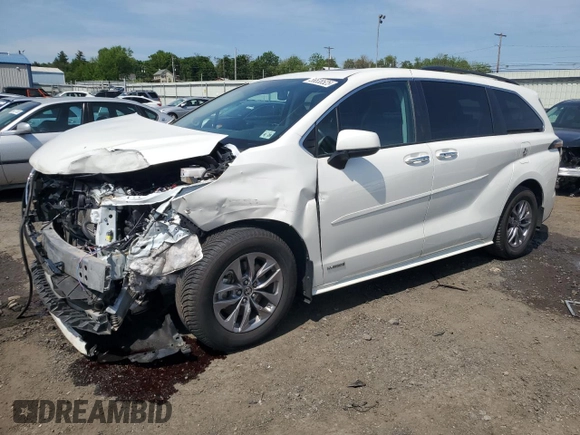 2021 Toyota Sienna XLE с VIN 5TDJRKEC9MS035373, выставлен на аукционе Copart как лот 56538525 с пробегом 64 669 миль миль и Списание • Salvage title. История ставок и продаж доступна на DreamBid. Изображение 1.