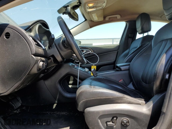 2016 Chrysler 200 C with VIN 1C3CCCCB1GN146654, listed as a Copart auction lot 55828645 with 182,959 mi miles and Clean Title. Bid and sale history available at DreamBid. Image 7.