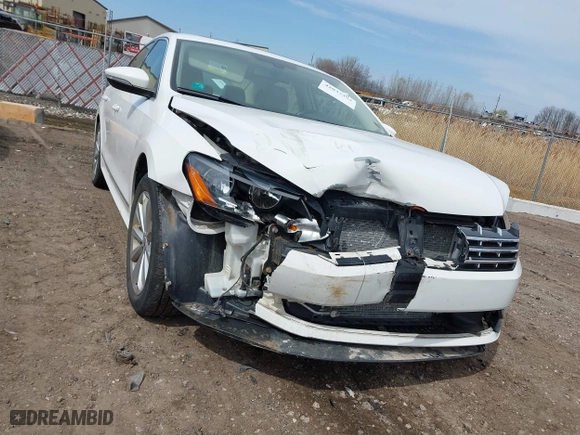 2012 Volkswagen Passat SEL with VIN 1VWCP7A30CC090499, listed as a IAAI auction lot 42037393 with 174,582 mi miles. Bid and sale history available at carsss.com. Image 6.
