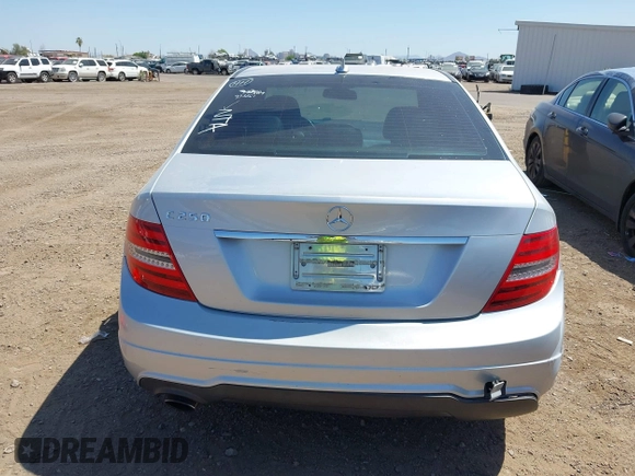 2014 Mercedes-Benz C 250 Sport с VIN WDDGF4HB1EA933861, выставлен на аукционе IAAI как лот 42518063 с пробегом 193 736 миль миль и . История ставок и продаж доступна на DreamBid. Изображение 19.