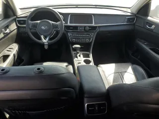 2018 Kia Optima EX z VIN KNAGU4LE8J5024839, wystawiony jako Copart lot #58423325 z przebiegiem Nie podano mil oraz Szkoda całkowita • Salvage title. Historia ofert i sprzedaży dostępna na DreamBid. Obrazek 8.