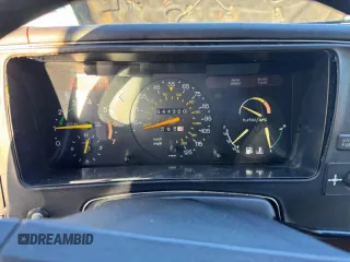 1988 Saab 900 z VIN YS3AT76L3J7040435, wystawiony jako Copart lot #60671325 z przebiegiem 44 319 mil mil oraz Czysty tytuł • Clean title. Historia ofert i sprzedaży dostępna na DreamBid. Obrazek 8.