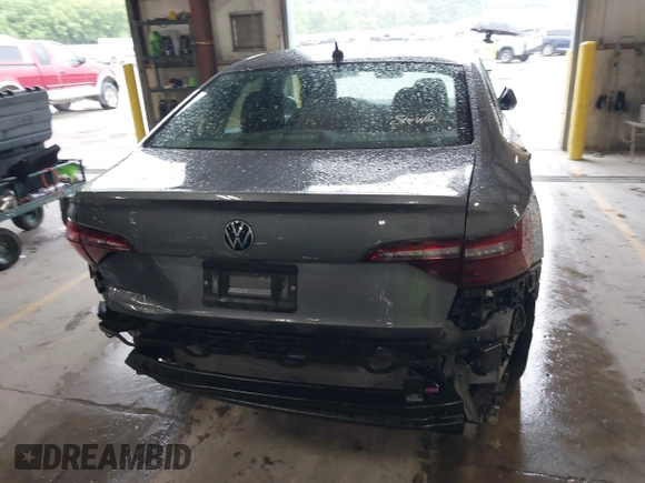 2024 Volkswagen Jetta S with VIN 3VW5M7BU2RM039540, listed as a IAAI auction lot 42422981 with 17,568 mi miles and . Bid and sale history available at DreamBid. Image 17.