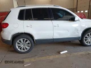 2012 Volkswagen Tiguan S z VIN WVGBV7AXXCW572690, wystawiony jako IAAI lot #42074464 z przebiegiem 133 049 mil mil oraz . Historia ofert i sprzedaży dostępna na DreamBid. Obrazek 12.
