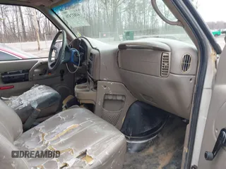 1999 Chevrolet Astro Cargo Van with VIN 1GCDM19W2XB168918, listed as a IAAI auction lot 41832476 with 262,495 mi miles. Bid and sale history available at carsss.com. Image 5.