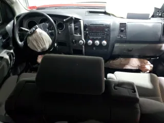 2012 Toyota Tundra z VIN 5TFUM5F13CX036215, wystawiony jako Copart lot #43553275 z przebiegiem 145 267 mil mil oraz Szkoda całkowita • Salvage title. Historia ofert i sprzedaży dostępna na DreamBid. Obrazek 8.