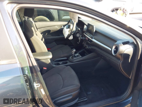 2020 Kia Forte LXS z VIN 3KPF24AD7LE228649, wystawiony jako IAAI lot #42104658 z przebiegiem 59 788 mil mil oraz . Historia ofert i sprzedaży dostępna na DreamBid. Obrazek 5.