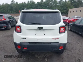 2023 Jeep Renegade Trailhawk z VIN ZACNJDC17PPP43612, wystawiony jako IAAI lot #42486733 z przebiegiem 17 658 mil mil oraz . Historia ofert i sprzedaży dostępna na DreamBid. Obrazek 17.