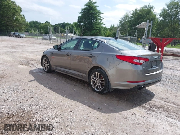 2013 Kia Optima SX с VIN 5XXGR4A68DG135049, выставлен на аукционе IAAI как лот 42551277 с пробегом 80 747 миль миль и . История ставок и продаж доступна на DreamBid. Изображение 3.