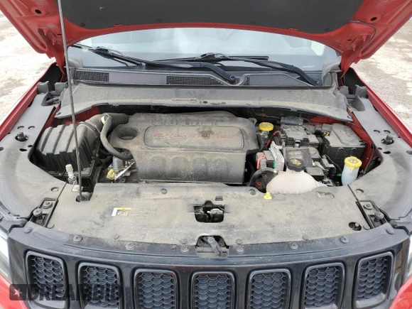 2018 Jeep Compass Altitude z VIN 3C4NJDBB5JT479268, wystawiony jako Copart lot #55450655 z przebiegiem 78 039 mil mil oraz Szkoda całkowita • Salvage title. Historia ofert i sprzedaży dostępna na DreamBid. Obrazek 12.
