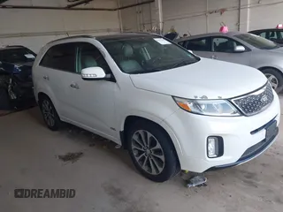 2014 Kia Sorento SX z VIN 5XYKWDA74EG498604, wystawiony jako IAAI lot #42420265 z przebiegiem 156 739 mil mil oraz . Historia ofert i sprzedaży dostępna na DreamBid. Obrazek 1.