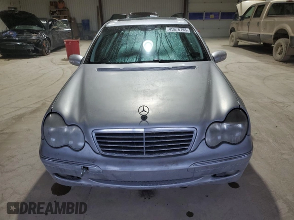 2002 Mercedes-Benz C 230/260/280/320 with VIN WDBRF64JX2E005125, listed as a Copart auction lot 45976765 with 257,456 mi miles and Salvage Title. Bid and sale history available at DreamBid. Image 5.