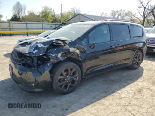 2018 Chrysler Pacifica Limited z VIN 2C4RC1GG4JR174300, wystawiony jako Copart lot #52405775 z przebiegiem Nie podano mil oraz Szkody całkowita. Historia ofert i sprzedaży dostępna na DreamBid. Obrazek 1.