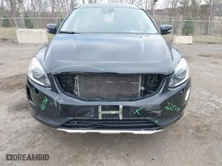 2014 Volvo XC60 3.0L R-Design Premier Plus with VIN YV4902DZ0E2544230, listed as a IAAI auction lot 41824546 with 33,628 mi miles. Bid and sale history available at carsss.com. Image 6.