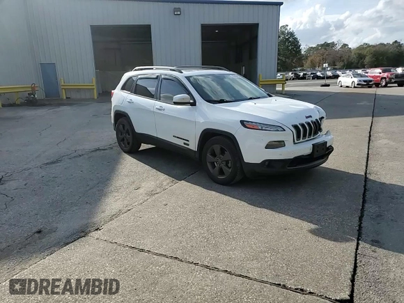 2016 Jeep Cherokee Altitude with VIN 1C4PJLCB0GW350486, listed as a Copart auction lot 85436634 with 198,587 mi miles and Salvage Title. Bid and sale history available at carsss.com. Image 12.