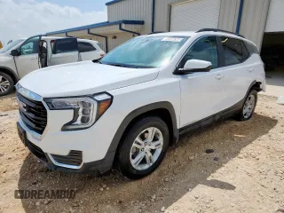 2024 GMC Terrain SLE z VIN 3GKALTEG1RL151842, wystawiony jako Copart lot #59996565 z przebiegiem 26 745 mil mil oraz Czysty tytuł • Clean title. Historia ofert i sprzedaży dostępna na DreamBid. Obrazek 1.