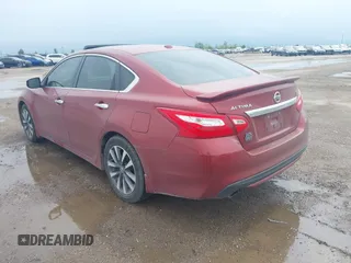 2016 Nissan Altima SR z VIN 1N4AL3AP6GC283950, wystawiony jako IAAI lot #41953970 z przebiegiem 105 721 mil mil oraz . Historia ofert i sprzedaży dostępna na DreamBid. Obrazek 3.