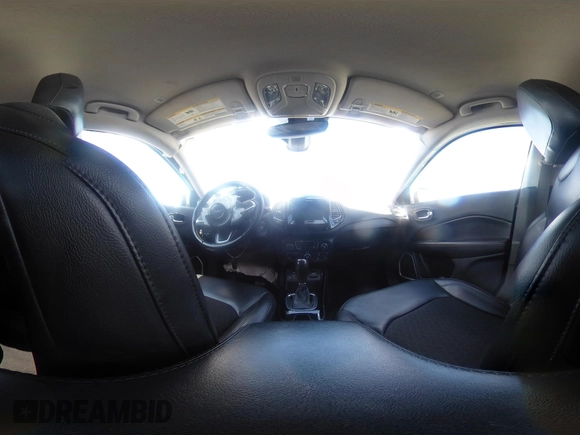 2021 Jeep Compass Latitude z VIN 3C4NJCBBXMT603940, wystawiony jako IAAI lot #42079547 z przebiegiem 70 076 mil mil oraz . Historia ofert i sprzedaży dostępna na DreamBid. Obrazek 18.