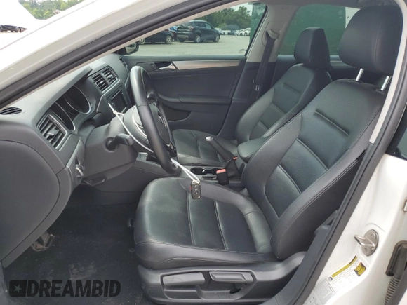 2015 Volkswagen Jetta SE с VIN 3VWD17AJ5FM346949, выставлен на аукционе Copart как лот 62875705 с пробегом 72 817 миль миль и Списание • Salvage title. История ставок и продаж доступна на DreamBid. Изображение 7.
