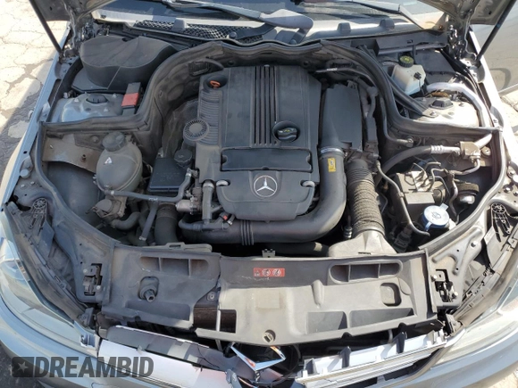 2013 Mercedes-Benz C 250 Sport z VIN WDDGF4HB5DR247239, wystawiony jako Copart lot #55534235 z przebiegiem 150 674 mil mil oraz Szkoda całkowita • Salvage title. Historia ofert i sprzedaży dostępna na DreamBid. Obrazek 11.