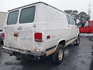 1993 GMC Van z VIN 1GTEG25H1PF507914, wystawiony jako IAAI lot #41546672 z przebiegiem 226 974 mil mil oraz . Historia ofert i sprzedaży dostępna na DreamBid. Obrazek 4.