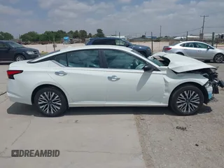 2025 Nissan Altima SV with VIN 1N4BL4DV3SN373851, listed as a IAAI auction lot 42123464 with 4,401 mi miles and . Bid and sale history available at DreamBid. Image 12.