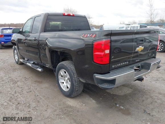 2018 Chevrolet Silverado 1500 LT with VIN 1GCVKREH4JZ186528, listed as a IAAI auction lot 41830348 with 170,737 mi miles. Bid and sale history available at carsss.com. Image 3.